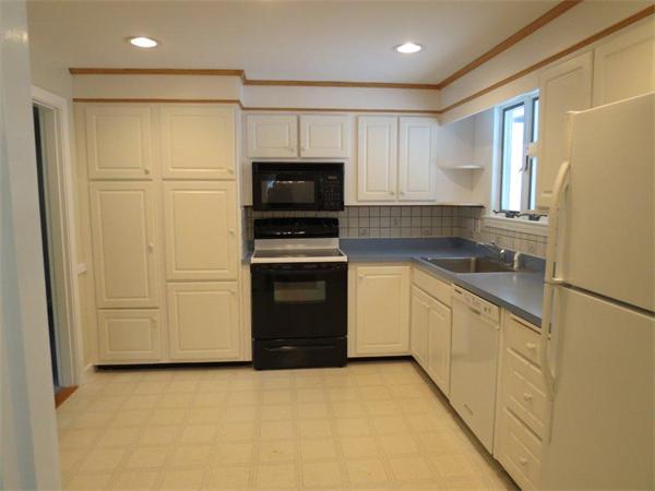 24 Ledgetree Road Medfield, MA 02052 - Photo 5 of 12 Gallery Image 5