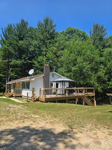 $190,000 | 9918 Pueblo Trail, Evart, MI 49631
