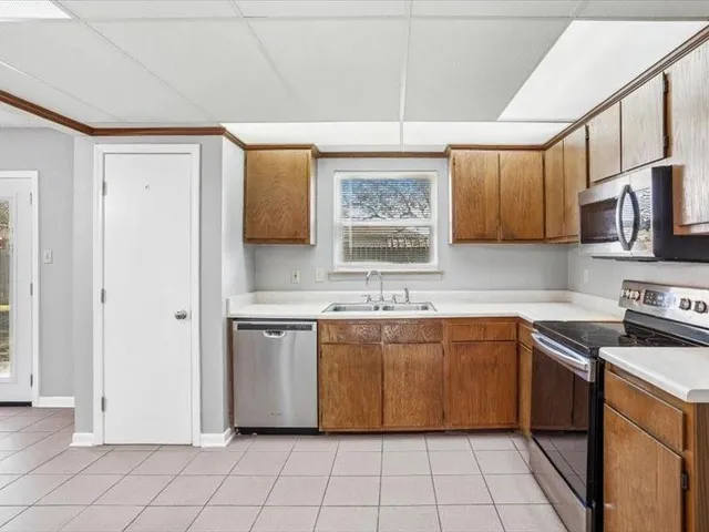 $245,000 | 3939 Bayou Oaks Drive, Harvey, LA 70058