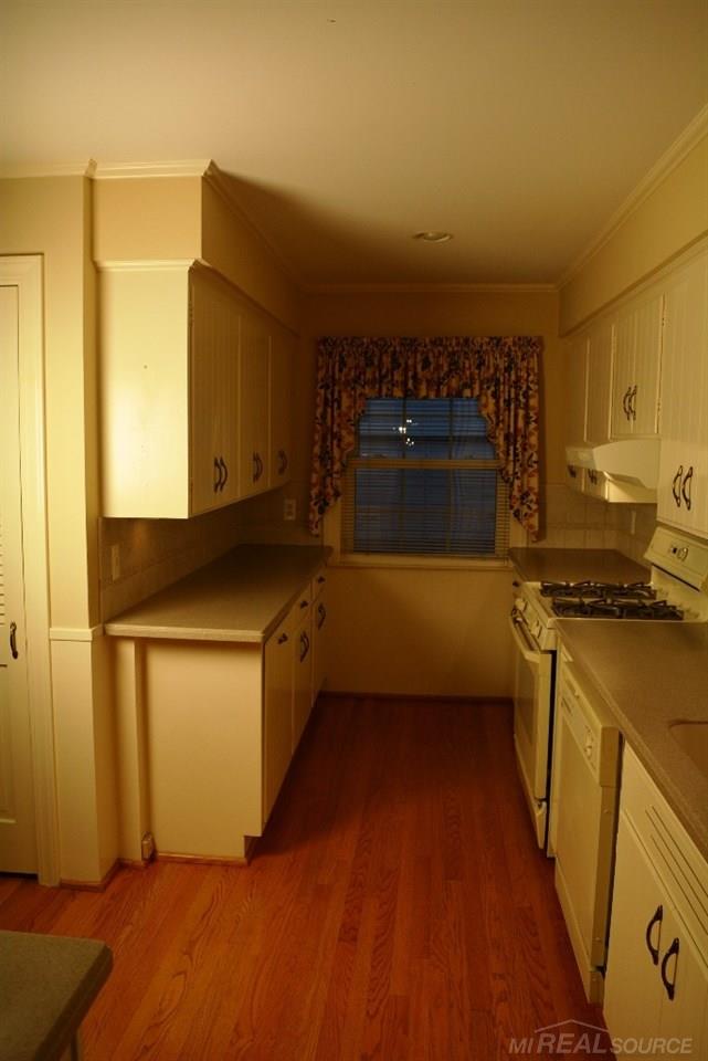 344 Fisher Road Grosse Pointe Farms, MI 48230 - Photo 7 of 16
