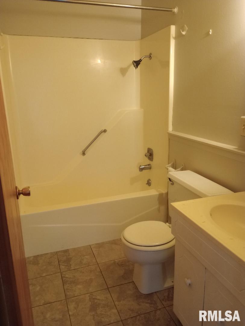 1848 South Main Street, Unit A Jacksonville, IL 62650 - Photo 12 of 17