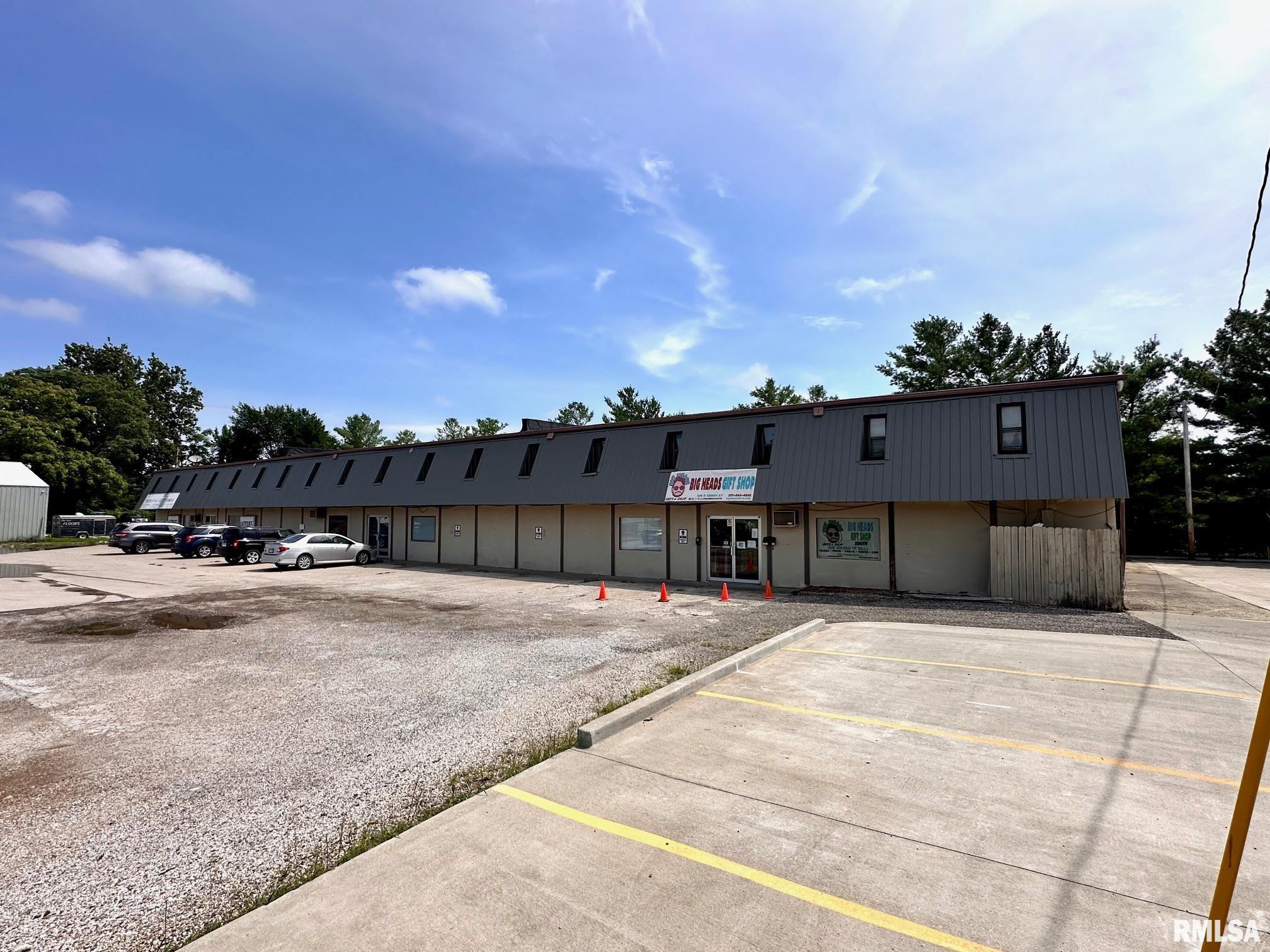 1848 South Main Street, Unit A Jacksonville, IL 62650 - Photo 2 of 17