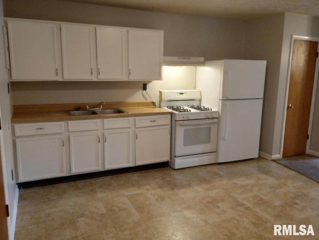 1848 South Main Street, Unit A Jacksonville, IL 62650 - Photo 8 of 17