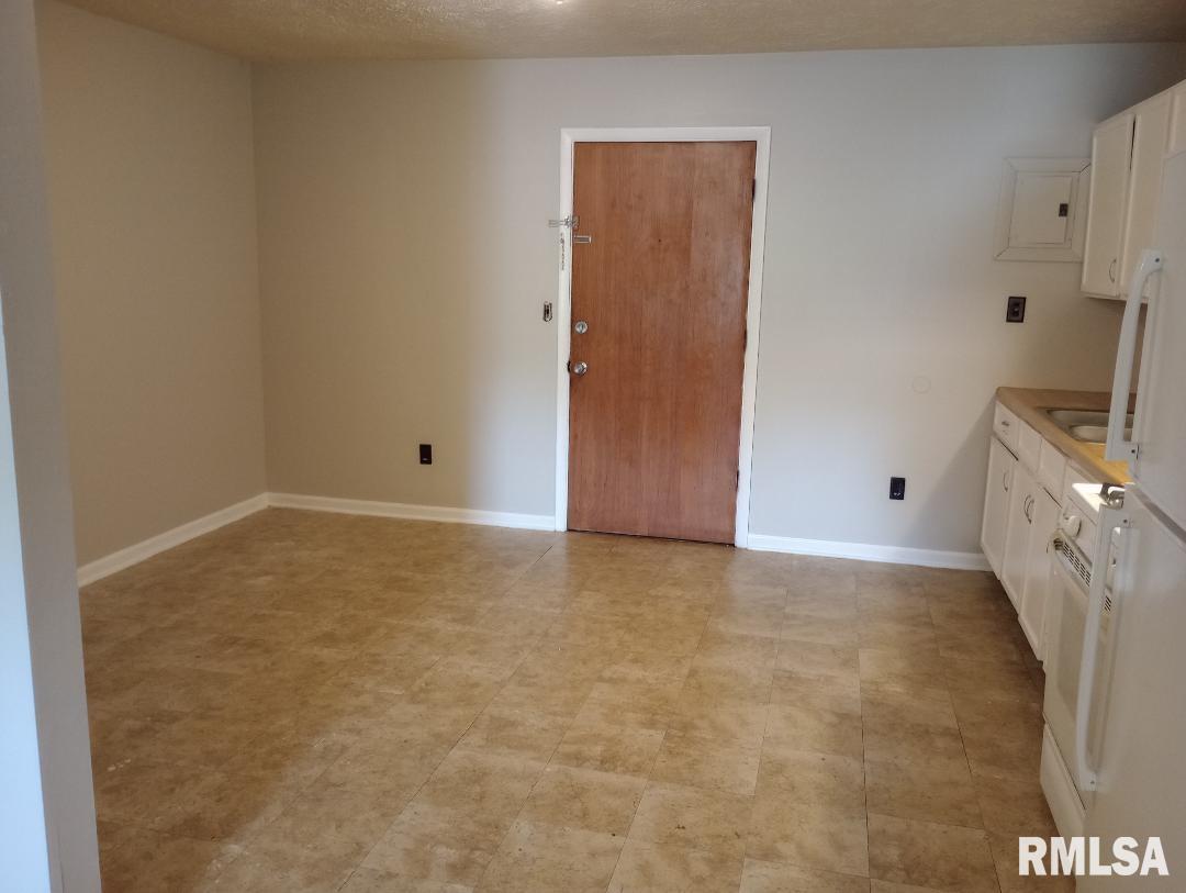 1848 South Main Street, Unit A Jacksonville, IL 62650 - Photo 9 of 17