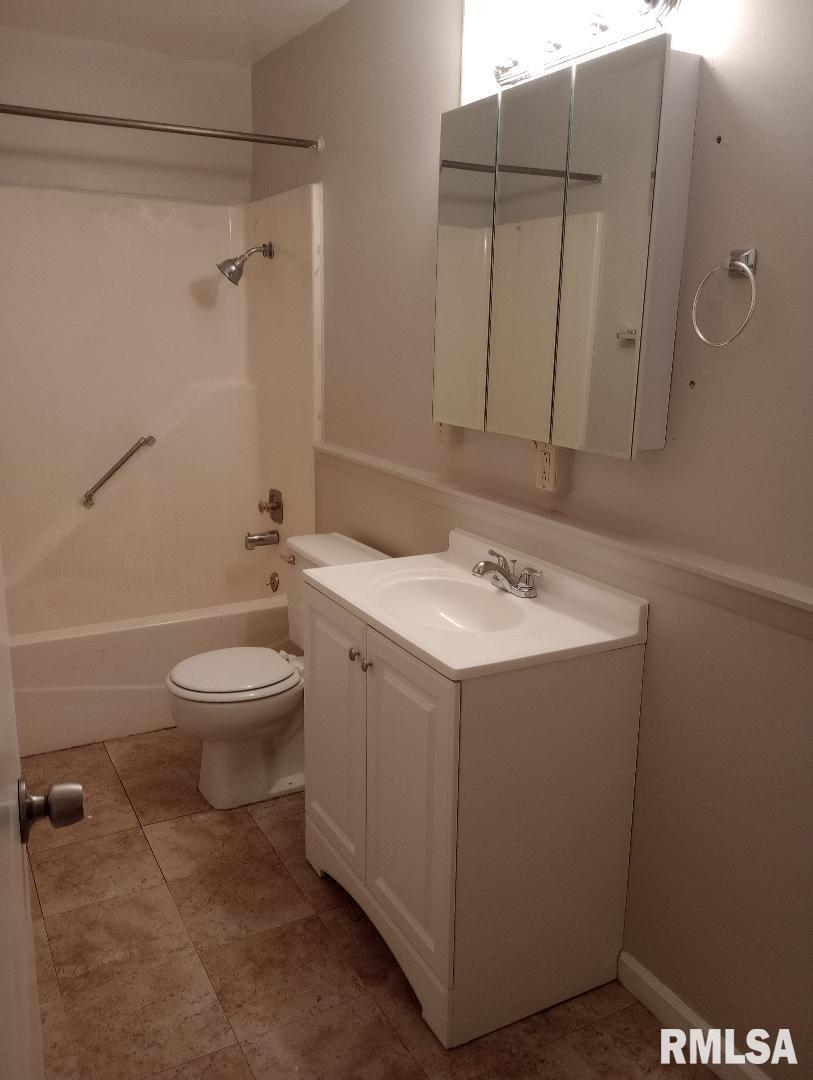 1848 South Main Street, Unit A Jacksonville, IL 62650 - Photo 10 of 17