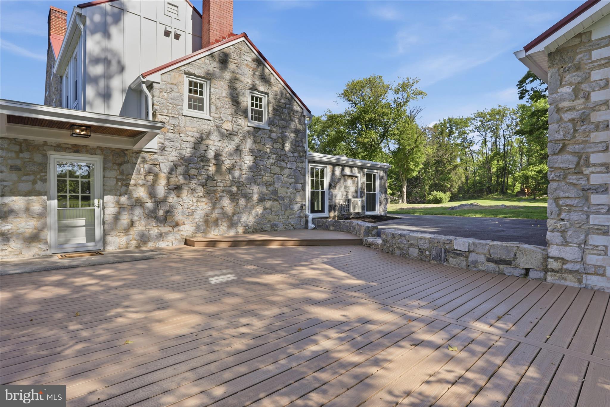 8805 Reichard Road Fairplay, MD 21733 - Photo 55 of 73 New Trex Dining Deck