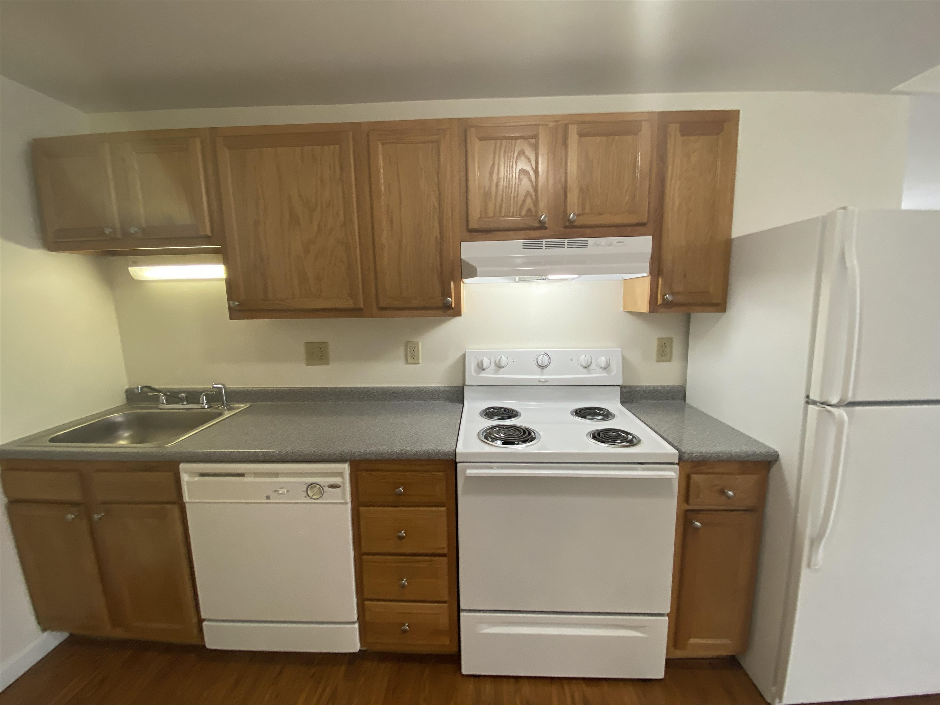 4 Martin Street, Unit 8 Derry, NH 03038 - Photo 18 of 35