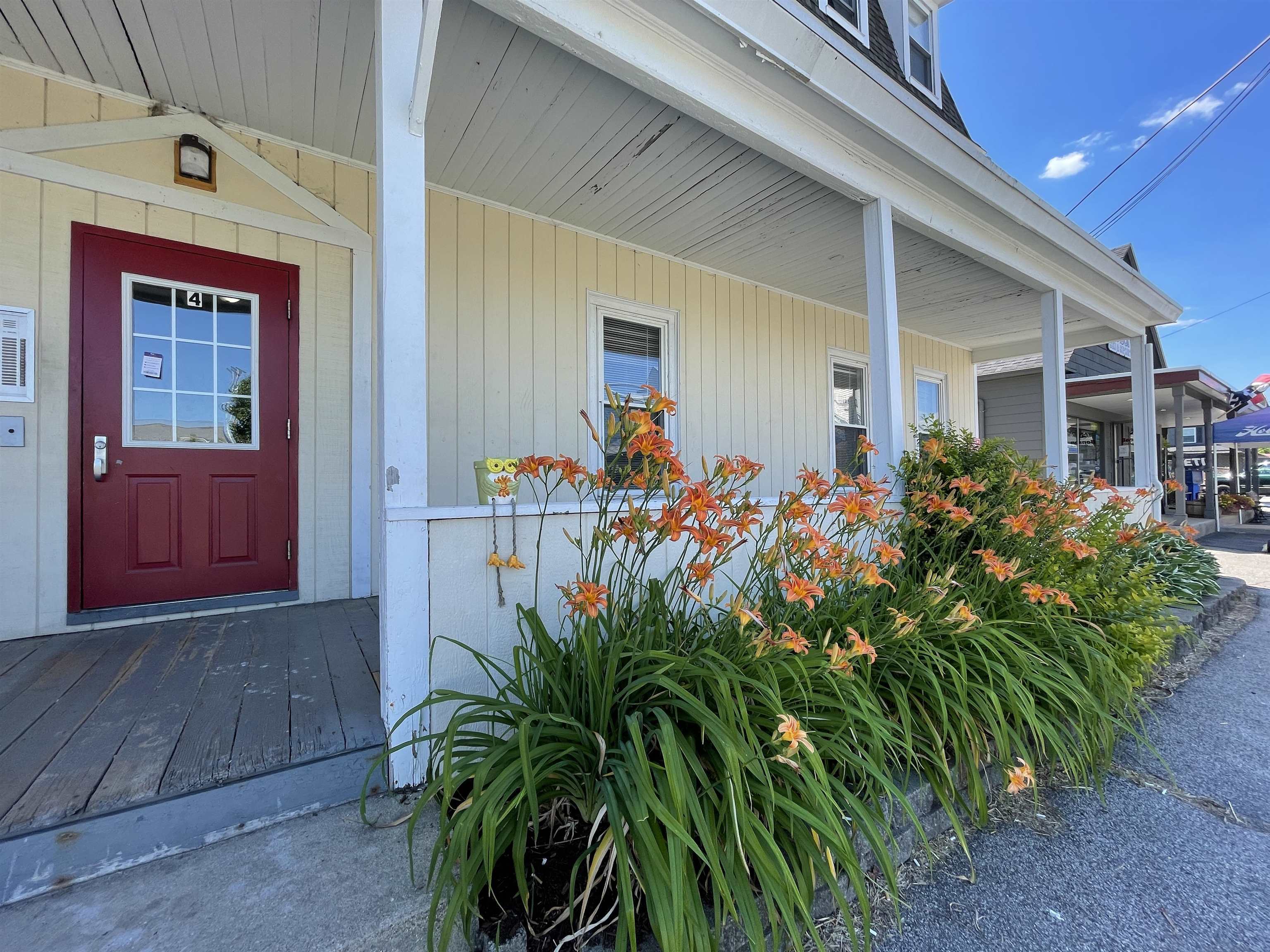 4 Martin Street, Unit 8 Derry, NH 03038 - Photo 4 of 35