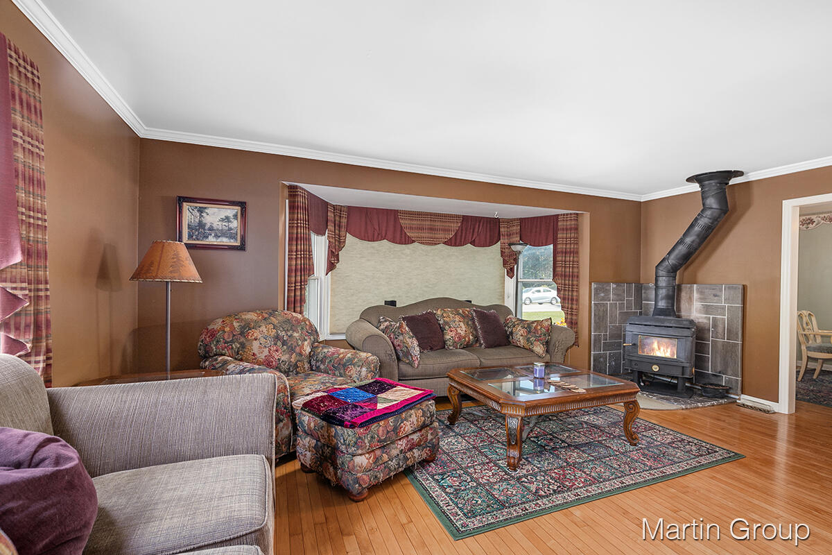 10502 Cascade Road Southeast Lowell, MI 49331 - Photo 5 of 43 IMG_1003