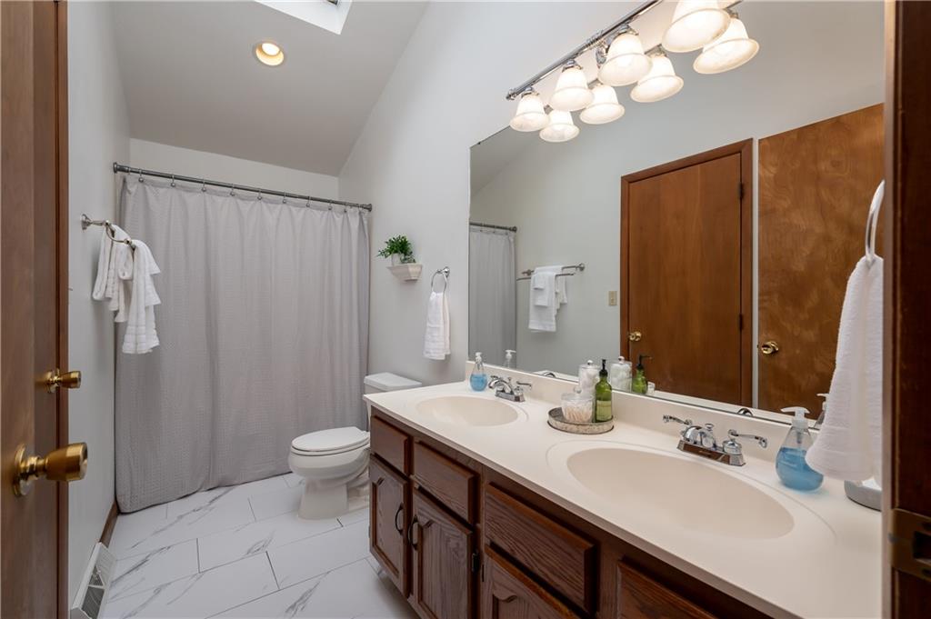 139 Moore Road Butler, PA 16001 - Photo 14 of 24 Gallery Image 14
