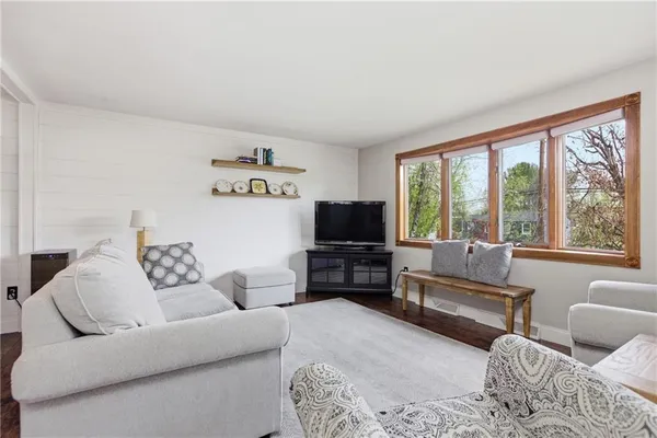 $375,000 | 2955 Kings Mill Road, Bethel Park, PA 15102