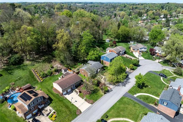 $375,000 | 2955 Kings Mill Road, Bethel Park, PA 15102