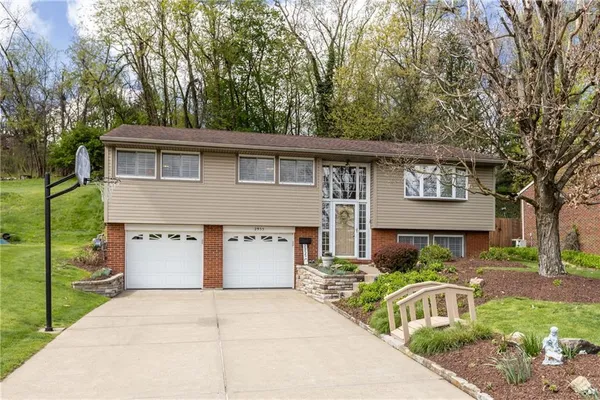 $375,000 | 2955 Kings Mill Road, Bethel Park, PA 15102