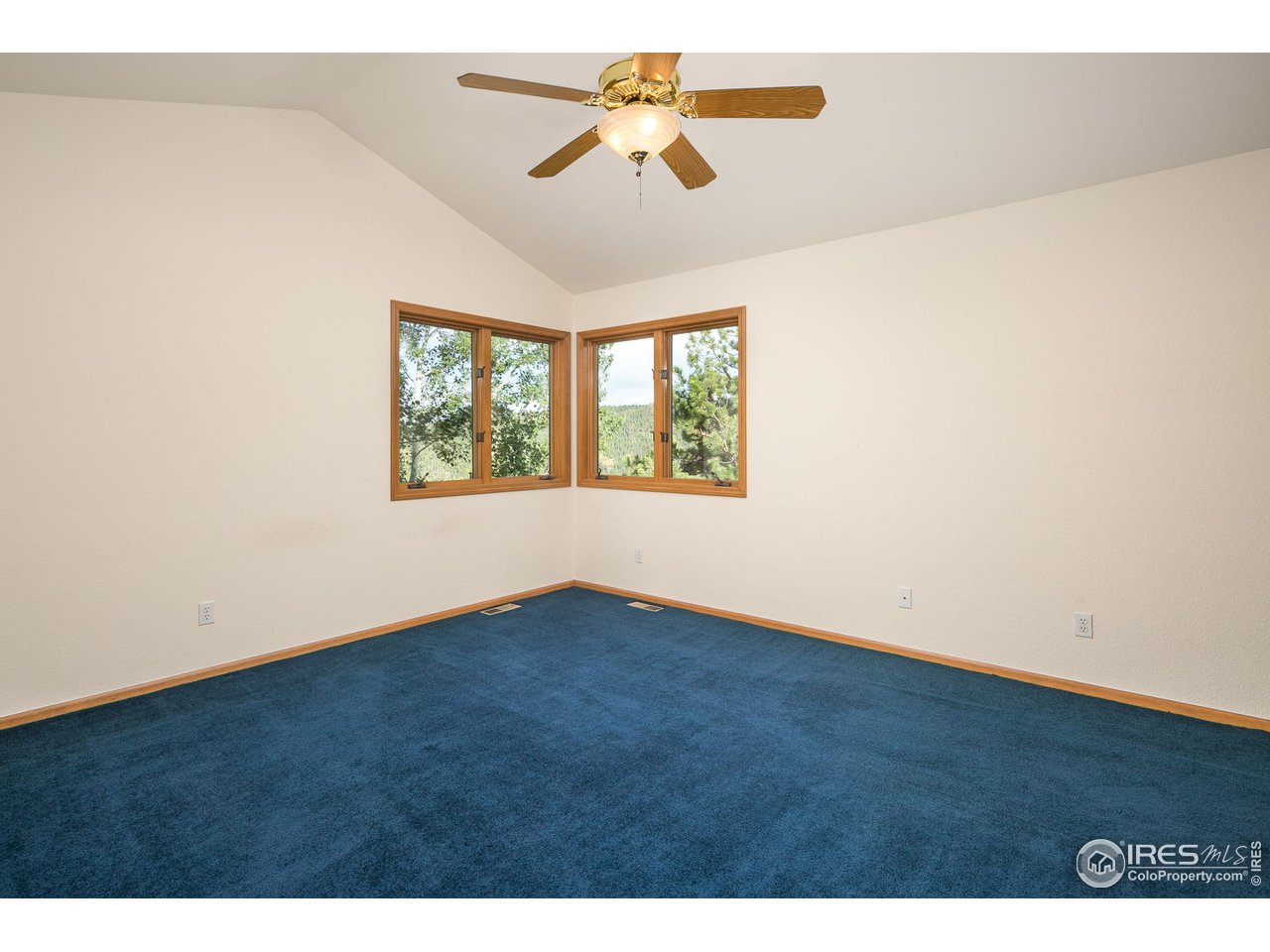 3612 Ridge Road Nederland, CO 80466 - Photo 19 of 40 Spacious primary bedroom offers great views