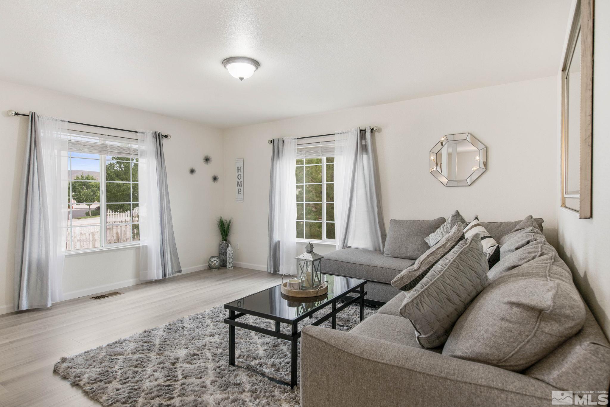 17640 Rogue River Court Reno, NV 89508 - Photo 4 of 27 Photo 4