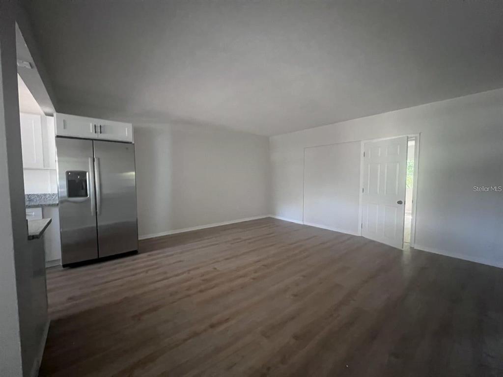1353 Lakeview Road Clearwater, FL 33756 - Photo 2 of 11