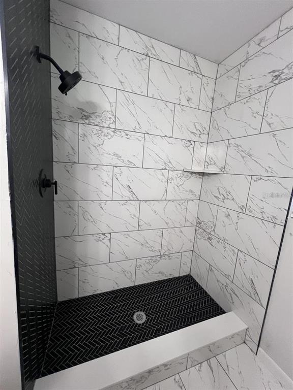 1353 Lakeview Road Clearwater, FL 33756 - Photo 8 of 11