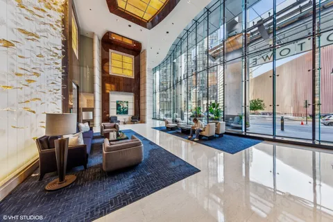$1,250,000 | 401 North Wabash Avenue, Unit 80B, Chicago, IL 60611