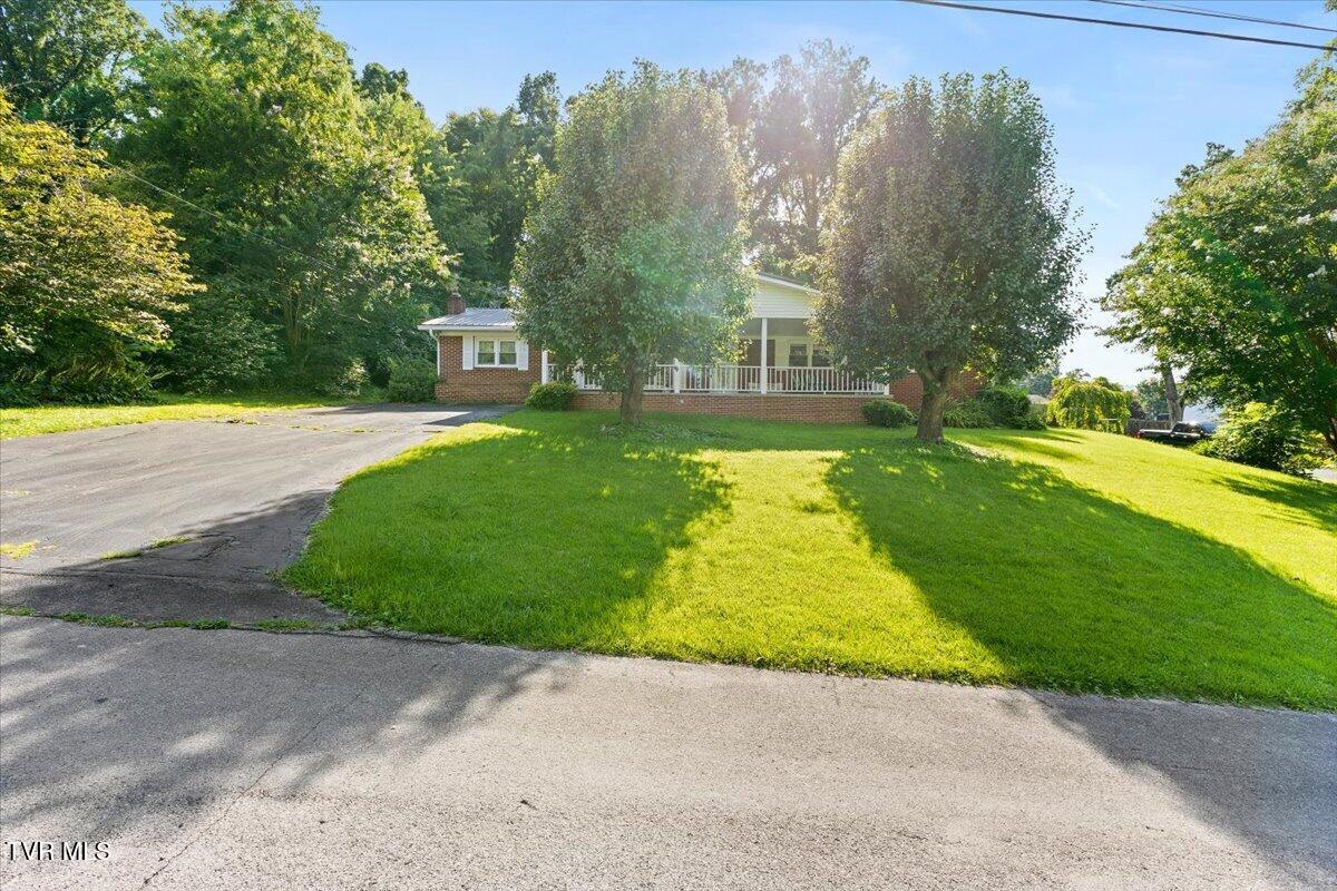 207 Sycamore Street Erwin, TN 37650 - Photo 2 of 30 05-128A3150