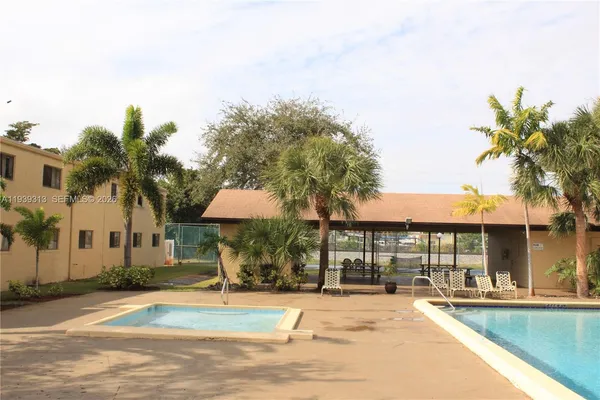 $2,000 | 1245 South Flagler Avenue, Unit 304, Pompano Beach, FL 33060