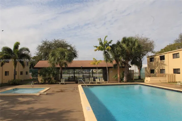 $2,000 | 1245 South Flagler Avenue, Unit 304, Pompano Beach, FL 33060