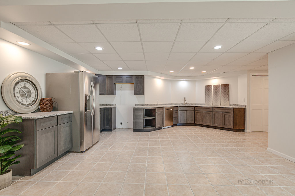 6909 Tall Grass Court Spring Grove, IL 60081 - Photo 36 of 60