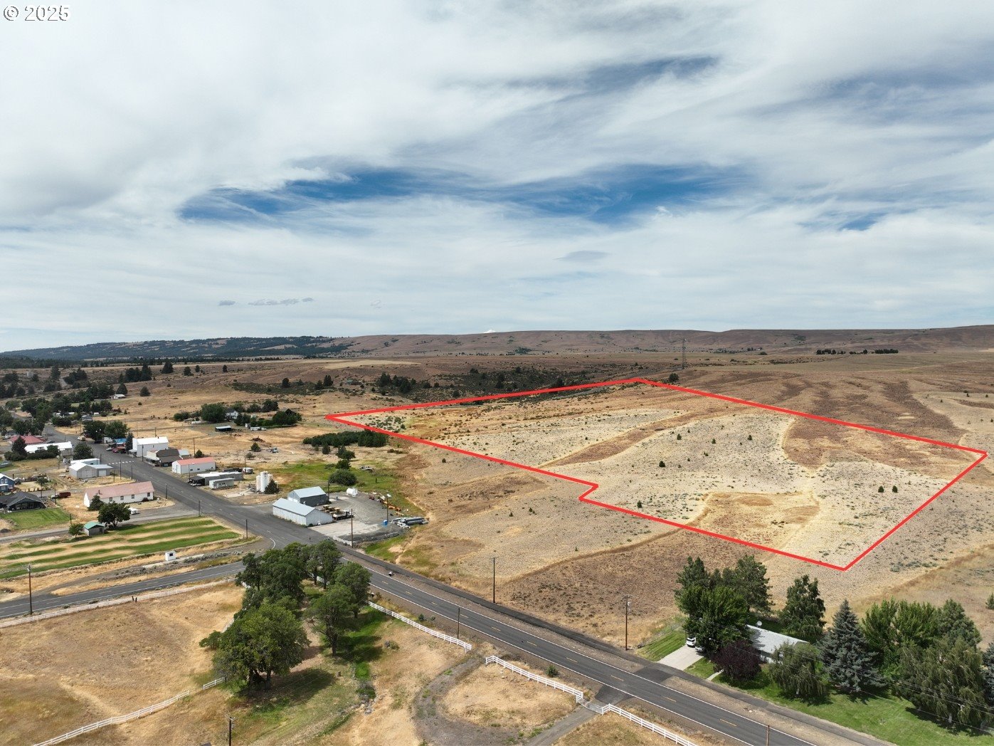 Cemetery Road Bickleton, WA 99322 - Photo 1 of 43 a view of an ocean