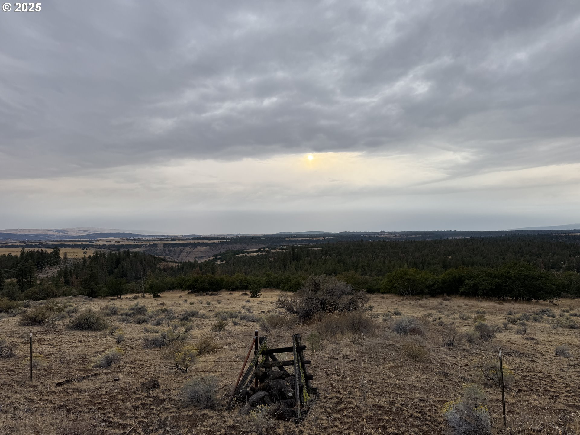 Cemetery Road Bickleton, WA 99322 - Photo 43 of 43 a view of city and mountain
