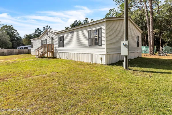 $229,000 | 141 Cherokee Drive, Interlachen, FL 32148