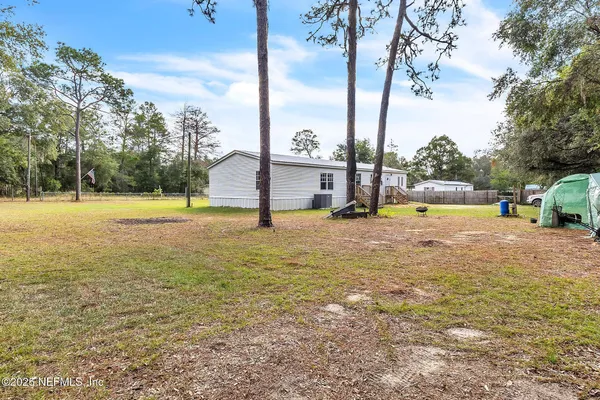 $229,000 | 141 Cherokee Drive, Interlachen, FL 32148