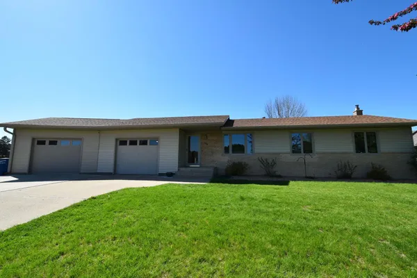 $349,900 | 109 Brenda Lane, Goodhue, MN 55027