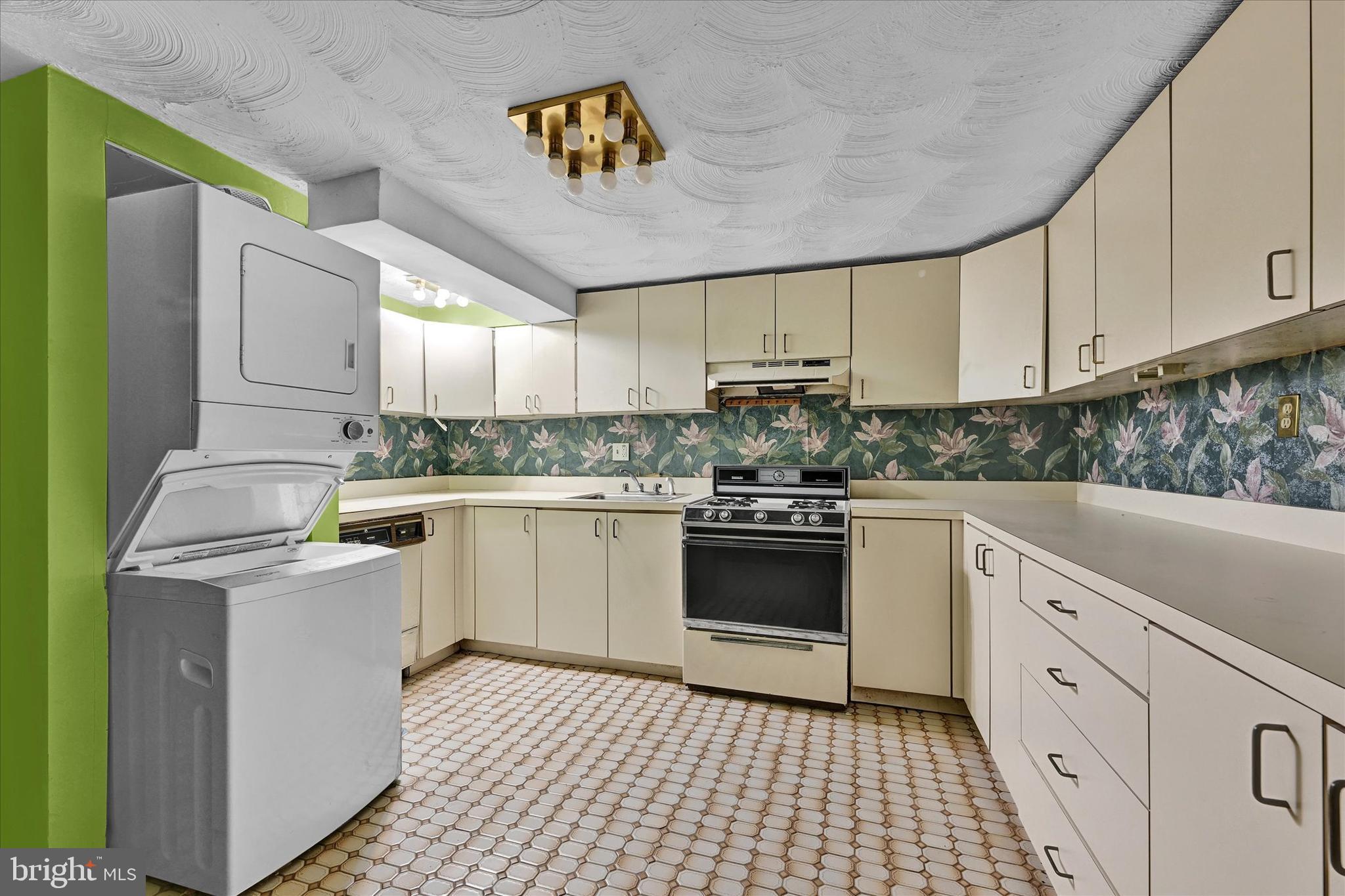 8831 Orchard Road Pikesville, MD 21208 - Photo 21 of 31 Gallery Image 21