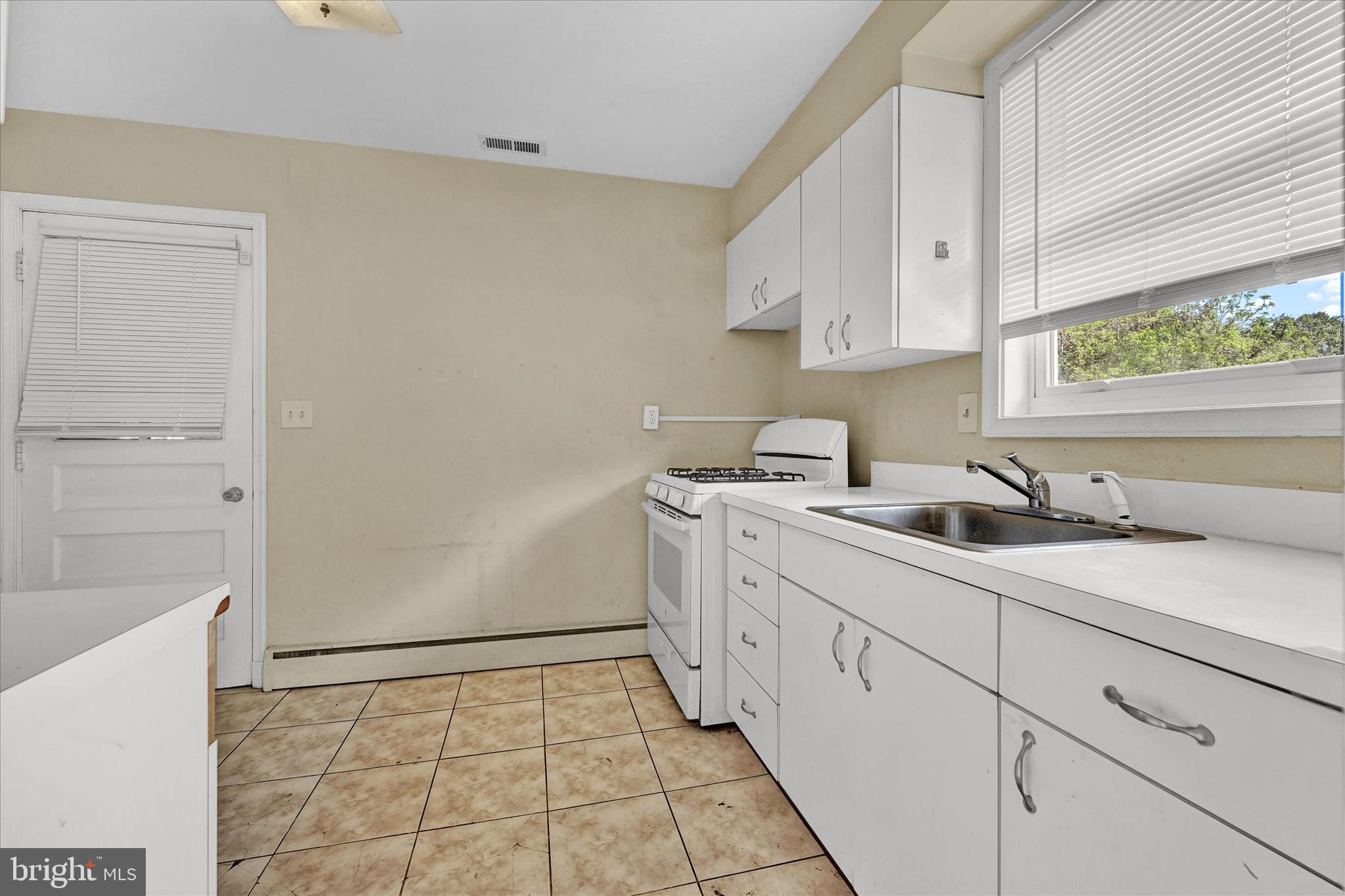 8831 Orchard Road Pikesville, MD 21208 - Photo 9 of 31 Gallery Image 9