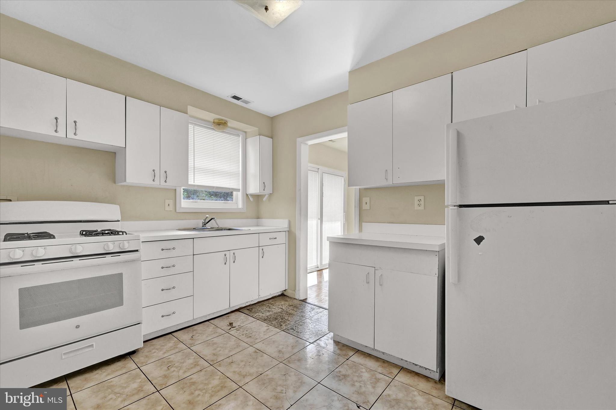 8831 Orchard Road Pikesville, MD 21208 - Photo 10 of 31 Gallery Image 10
