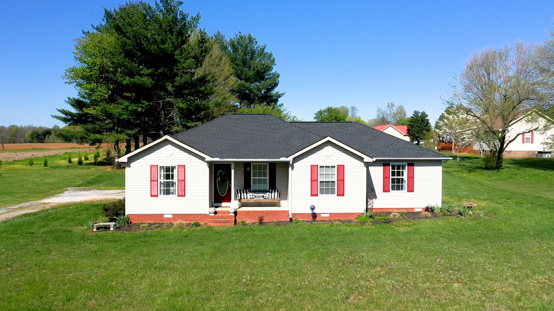 1697 Maple Grove Road Lafayette, TN 37083 - Photo 2 of 25 Gallery Image 2
