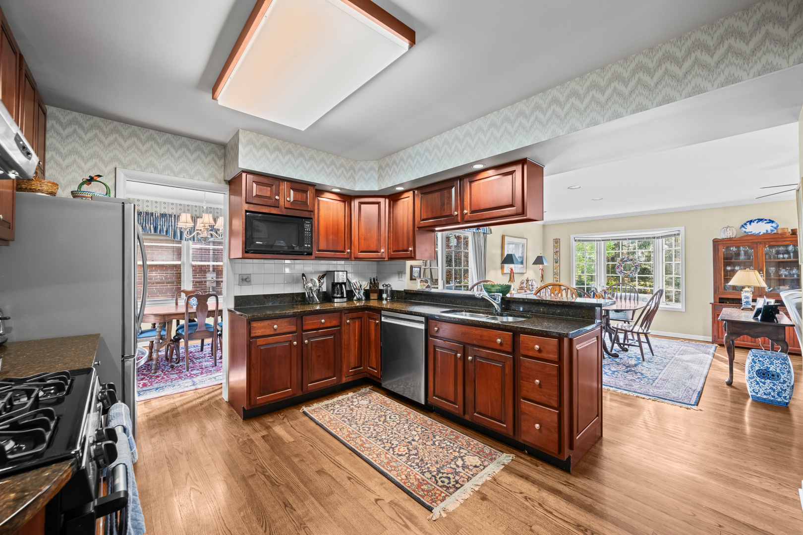 428 South Banbury Road Arlington Heights, IL 60005 - Photo 11 of 42