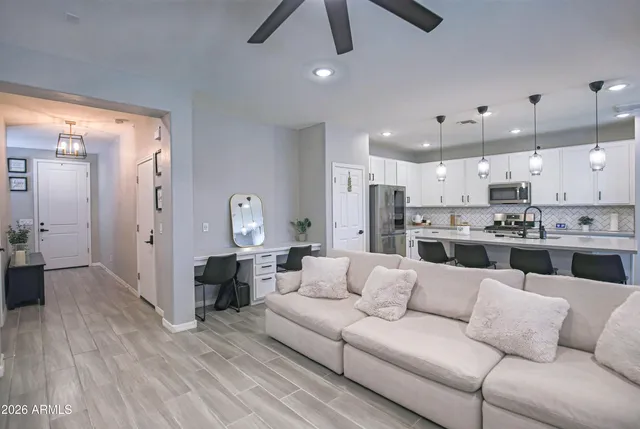 $2,900 | 8820 West Lamar Road, Glendale, AZ 85305