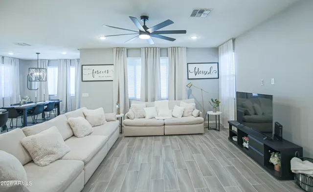 $2,900 | 8820 West Lamar Road, Glendale, AZ 85305