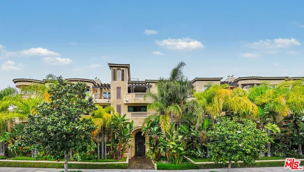 $1,029,000 | 12021 Guerin Street, Unit 102, Studio City, CA 91604