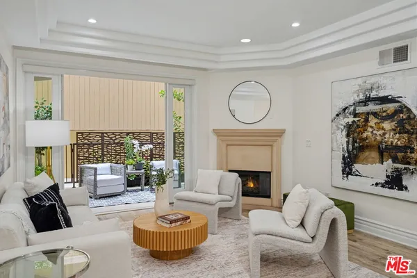 $1,029,000 | 12021 Guerin Street, Unit 102, Studio City, CA 91604