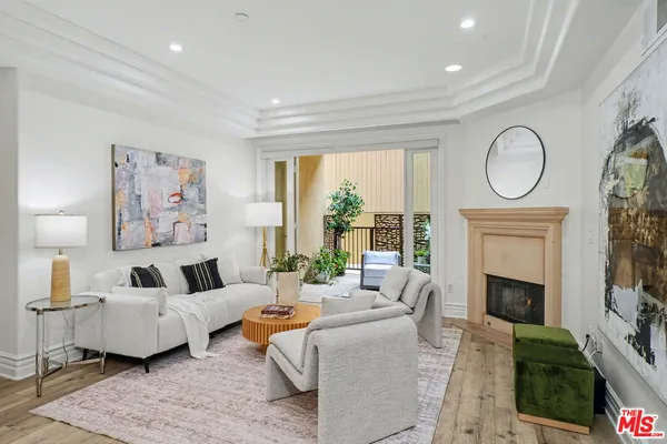 $1,029,000 | 12021 Guerin Street, Unit 102, Studio City, CA 91604