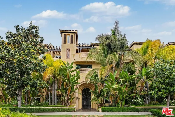 $1,029,000 | 12021 Guerin Street, Unit 102, Studio City, CA 91604