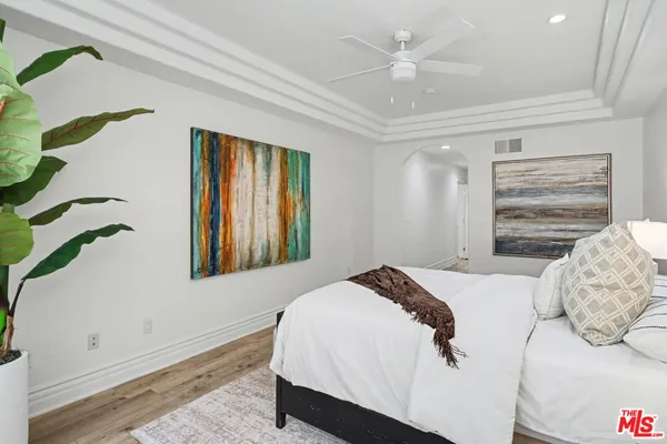 $1,029,000 | 12021 Guerin Street, Unit 102, Studio City, CA 91604