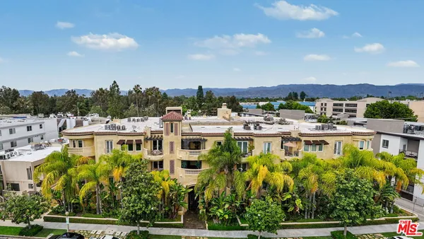 $1,029,000 | 12021 Guerin Street, Unit 102, Studio City, CA 91604