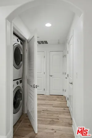 $1,029,000 | 12021 Guerin Street, Unit 102, Studio City, CA 91604