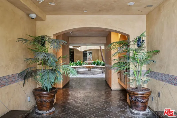 $1,029,000 | 12021 Guerin Street, Unit 102, Studio City, CA 91604