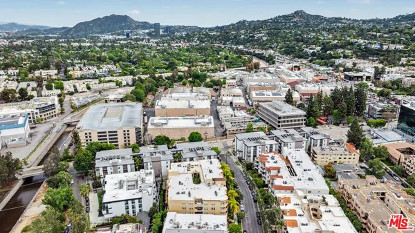 $1,029,000 | 12021 Guerin Street, Unit 102, Studio City, CA 91604