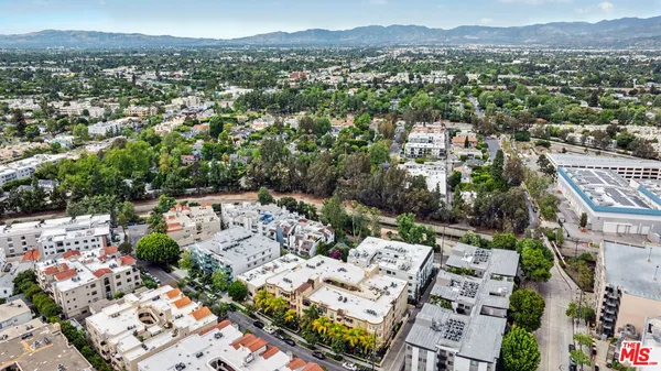$1,029,000 | 12021 Guerin Street, Unit 102, Studio City, CA 91604