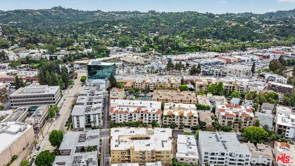 $1,029,000 | 12021 Guerin Street, Unit 102, Studio City, CA 91604
