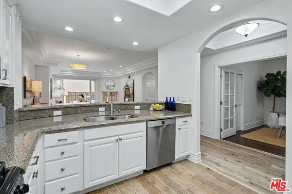 $1,029,000 | 12021 Guerin Street, Unit 102, Studio City, CA 91604